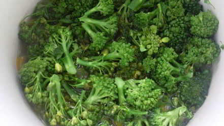 Рецепт супа-пюре из брокколи с сырным сливочным соусом