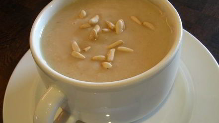 Рецепт супа-пюре из пастернака с кедровыми орешками