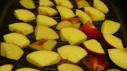 Рецепт супа-пюре из сельдерея с яблоком, сидром и чеддером