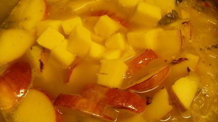 Рецепт супа-пюре из сельдерея с яблоком, сидром и чеддером