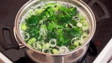 Рецепт супа-пюре с брокколи и куриным филе