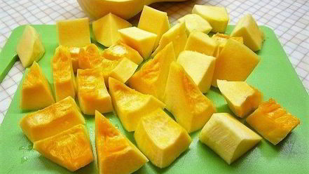 Рецепт тыквенного супа-пюре с нутом и креветками