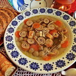 Рецепт Супа с фрикадельками и блинными роллами