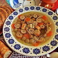 Рецепт Супа с фрикадельками и блинными роллами