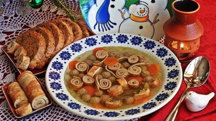 Рецепт супа с фрикадельками и блинными роллами