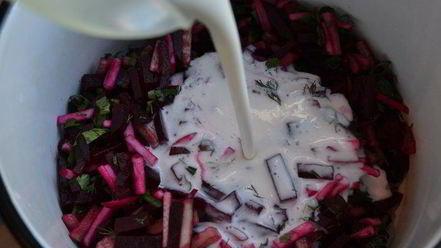 Рецепт холодного свекольника — окрошки по-латышски