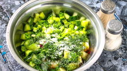 Рецепт холодного свекольника с колбасой