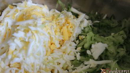 Рецепт холодного свекольника с курицей на сметане и минеральной воде