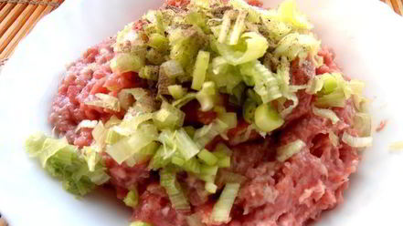 Рецепт латвийского свекольника с фрикадельками