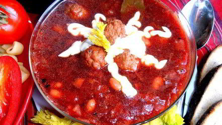 Рецепт латвийского свекольника с фрикадельками