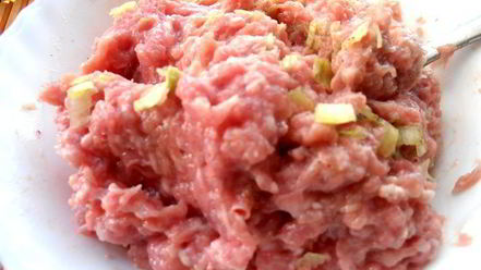 Рецепт латвийского свекольника с фрикадельками