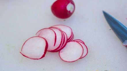 Рецепт свекольника холодного с ботвой