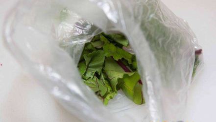 Рецепт свекольника холодного с ботвой