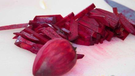 Рецепт свекольника холодного с ботвой