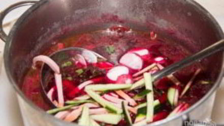 Рецепт свекольника с ботвой холодный