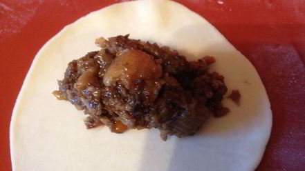 Рецепт свекольника с грибными пельмешками