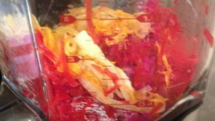 Рецепт свекольника с грибными пельмешками