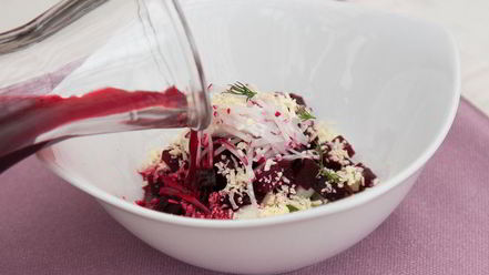 Рецепт свекольника с соленым огурцом