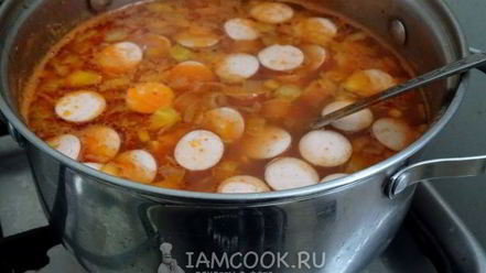 Рецепт свекольника с сосисками и сметаной