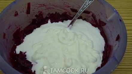 Рецепт свекольника с сосисками и сметаной