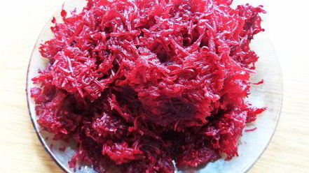 Рецепт свекольника с сосисками