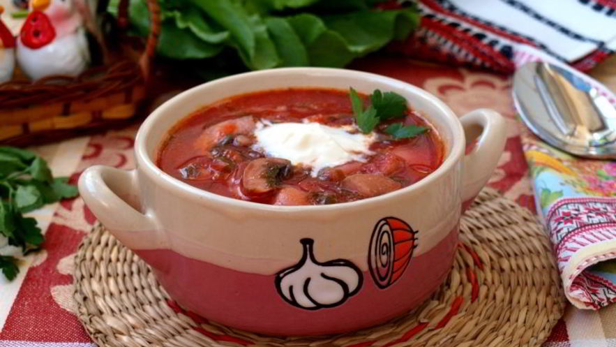 Рецепт свекольника со щавелем, фасолью и шампиньонами