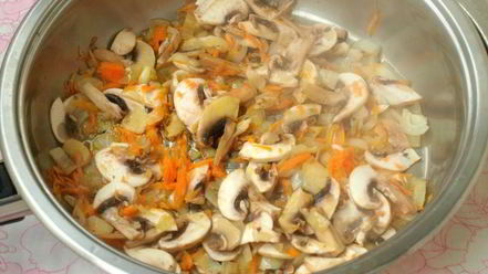 Рецепт свекольника со щавелем, фасолью и шампиньонами