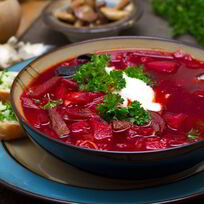 Рецепт Теплого свекольника с мясом и ботвой