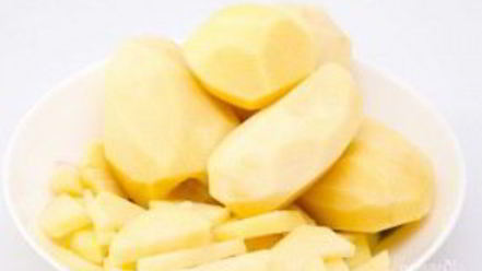 Рецепт горячего сырного супа с колбасой