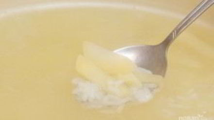 Рецепт горячего сырного супа с колбасой