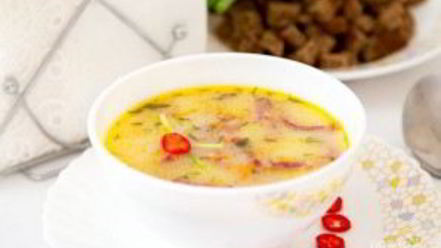 Рецепт горячего сырного супа с колбасой