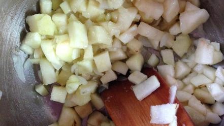 Рецепт сырного супа с грушей и грецкими орехами