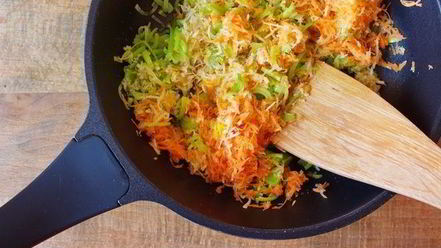 Рецепт сырного супа с хрустящими морковными отрубями