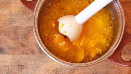 Рецепт сырного супа с хрустящими морковными отрубями