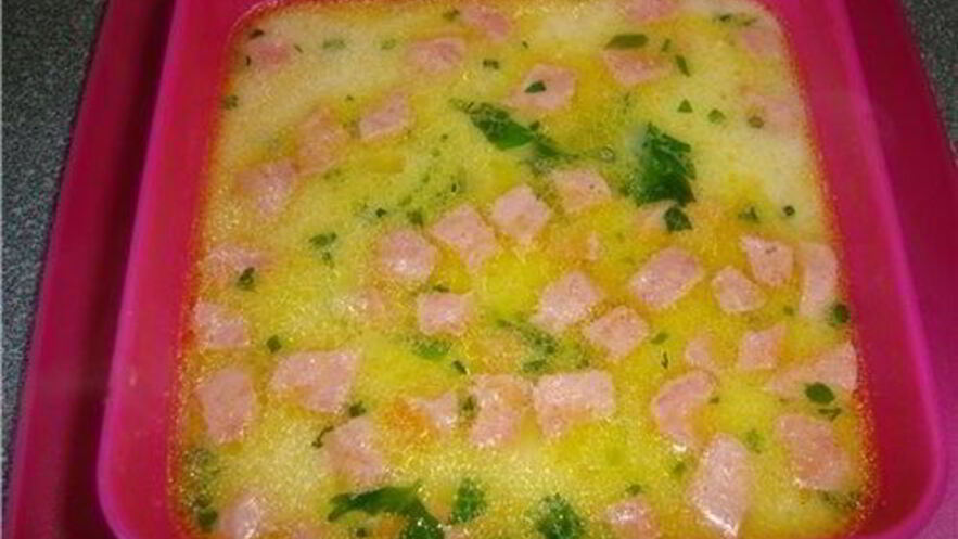 Рецепт сырного супа с колбасой