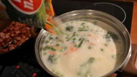 Рецепт сырного супа с сосисками