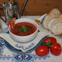Томатный крем-суп с ароматным тимьяном и базиликом