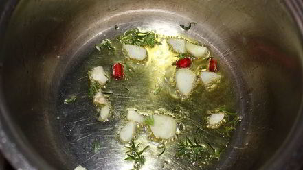 Рецепт томатного крема-супа с ароматным тимьяном и базиликом