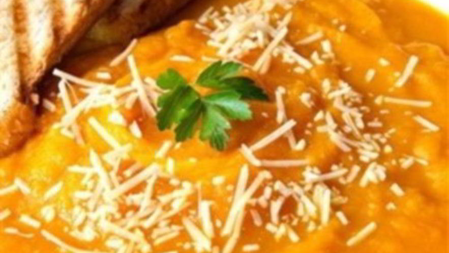 Рецепт тыквенного супа с тертым сыром и корицей