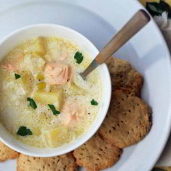 Рецепт Ухи из форели по-фински со сливками и овощами