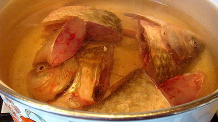 Рецепт ухи из карасей с ароматной заправкой