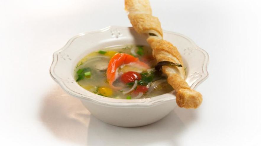 Рецепт ухи из стерляди с копченой форелью