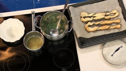 Рецепт ухи из стерляди с копченой форелью