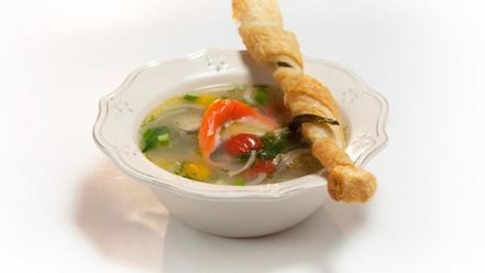 Рецепт ухи из стерляди с копченой форелью