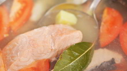 Рецепт ухи с картофелем и помидорами