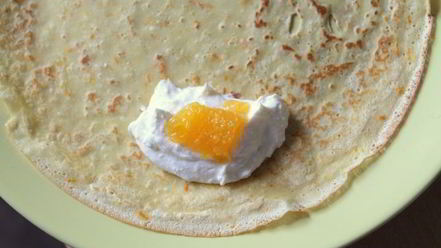 Рецепт апельсиновых блинчиков с творогом