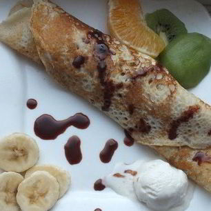 Рецепт Блинчиков с мороженым и фруктами