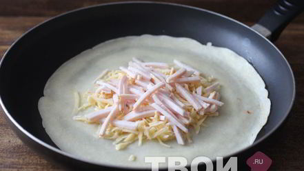 Рецепт блинчиков с ветчиной и сыром