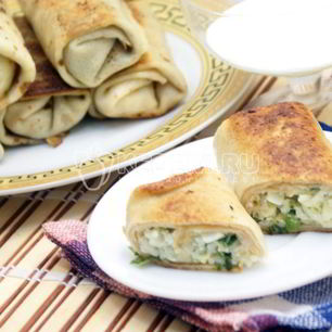 Рецепт Блинов на кефире, фаршированные яйцом, рисом и луком