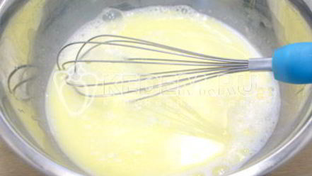 Рецепт блинов на сливках с творогом и клубничным джемом